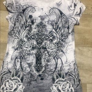 Chelona Tops - Cute CROSS Tee with bling. Chelona Tops - Cute CROSS Tee with bling.